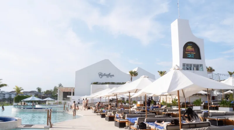 The pool and white facade at Café del Mar, Canggu
