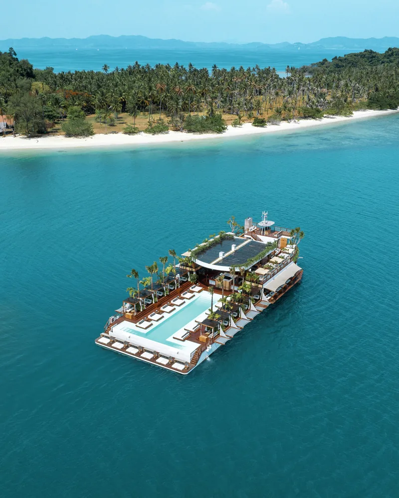 Daybeds and the upper deck on Yona